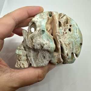 Caribbean Calcite Skull – Blue Calcite & Aragonite Banded Carving – 400g